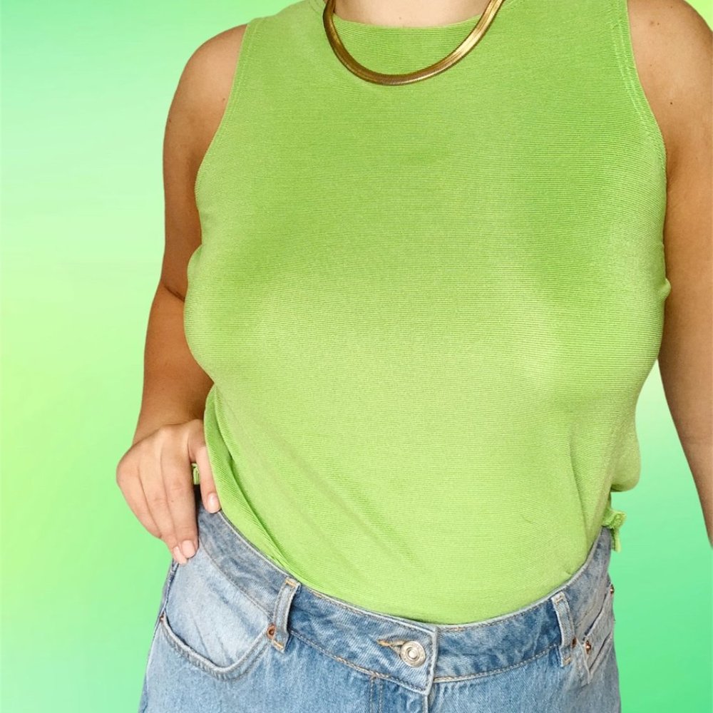 💚🥝🧩 electric green Dressbarn tank top 🧩🥝💚